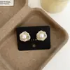 Pendientes Franceses Retro Simples de Gama Alta Pendientes Pequeños de Flor Perla Aroma Dulce Temperamento Moda Versátiles Pendientes para el Trabajo