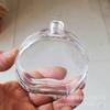 Frasco de Perfume de Vidrio Transparente Blanco Fino Redondo Plano Spray Leche Prensada Frasco de Aceite Esencial Cosméticos Elegantes Reenvasado Frasco de Muestra