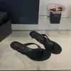 DING XIANG FAN 2025 Novas chinelos estilo francês para mulheres, calçados de verão para uso externo, sapatos estilosos para férias