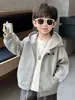 Jaqueta de Outono para Meninos 2026 Novo Estilo Coreano Moda Tendência Moletom com Capuz Jaqueta Casual Primavera e Outono