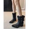 Botas Chelsea de Bico Fino com Salto Bloco para Mulheres 2026 Moda Tendência Novo Estilo Punk Rebite Botas de Cowboy Ocidental