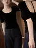 Camiseta Curta Preta com Recortes nas Costas e Manga Curta, Estilo Hot Girl para Mulheres, Verão, High-End, Slim Fit, Afinando a Cintura, Costas Bonitas, Top Curto