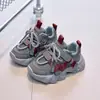 Zapatillas Deportivas para Niños 2026 Primavera/Otoño Nuevo Estilo Unisex Suela Suave Cómoda Zapatos de Estudiante Papá Niños Medianos y Grandes Zapatos de Moda Tendencia