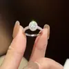 Anillo de Plata de Ley S925 Microincrustado con Piedra Moissanita, Anillo para Mujer, Venta Directa del Fabricante, Joyería de Moda al por Mayor, Estilo Europeo y Americano