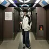 Chamarra pesada de bloques de color para hombre, adecuada para primavera y otoño, chamarra bomber estilo americano de corte limpio, chamarra de béisbol moderna con cuello alto