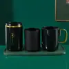 Taza multifuncional para cepillo de dientes de viaje, una caja de almacenamiento de cepillo de dientes y pasta de dientes lujosa y portátil, un juego de artículos de tocador de viaje tres en uno