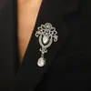 Colar Pingente de Cristal Estilo Retrô Nova Moda Europeia e Americana Transfronteiriço para Mulheres, Liga de Metal Incrustada com Strass, Colar Luxuoso e de Alta Qualidade