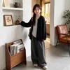 Roupa de outono para meninas: Conjunto de cardigã de tricô listrado estilo coreano com calça larga cinza, um conjunto casual de duas peças para crianças mais velhas, nova coleção de outono
