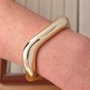 Diseño de Venta Caliente Transfronterizo Europeo y Americano Asimétrico Líquido Ccb Brillante Pulsera Ancha para Mujer Pulsera Plegada Geométrica Venta al por Mayor