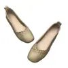 Sapatos Confortáveis de Mãe Femininos 2026 Outono Novo Estilo Sapatos de Dirigir Versáteis Casuais Sapatos de Enfermeira Couro Macio Solado Macio Sapatos Individuais Femininos