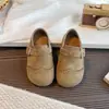 Zapatos Pequeños de Piel para Niñas 2026 Otoño Bebé Niña Zapatos Birkenstock Casuales Zapatos de Princesa Para Niños Pequeños Versátiles de Corte Bajo Suela Suave Zapatos Individuales