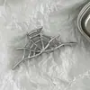 Nuevo pasador de pelo de Halloween con diseño de telaraña, pasador de metal, pinza de tiburón de estilo gótico transfronterizo europeo y americano, accesorio para el pelo de la parte posterior de la cabeza