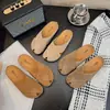 Medias pantuflas cerradas estilo Birkenstock de suela plana para mujer, ropa de exterior de verano 2026, estilo nuevo, muy bonitas, no cansan los pies, sandalias para calzar sin esfuerzo