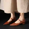 Sapatos femininos Mary Jane elegantes para o dia a dia, em couro de carneiro curtido vegetal, com aumento interno de altura, bico fino de salto médio, tira única, couro legítimo, coleção outono 2026
