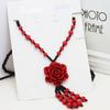 Rojo cinabrio lacado tallado cadena de suéter de rosa estilo étnico largo cadena de suéter Joker collar de dama al contado venta al por mayor