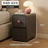 Mesita de noche de madera maciza color crema con tiradores de dopamina, pequeño armario moderno para dormitorio, almacenamiento simple, mesita de noche de lujo ligero