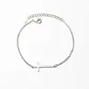 Fornecimento direto da fábrica 2025 nova pulseira cruzada de luxo leve para mulheres, design de nicho, joias estilo feriado, em estoque para atacado