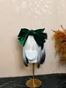 Faixa de Cabelo de Veludo com Laço Oversized, Coroa Alta e Bordas Largas, Acessório de Cabeça Luxuoso e Estilo Vintage com um Toque Exagerado de Alto Padrão