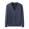Nuevo cárdigan de otoño e invierno para hombres de mediana edad y mayores, suéter a cuadros, cárdigan de botones, top casual, chaqueta para papá