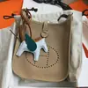 H casa costurado à mão alta qualidade pele de ovelha Anjo Pégaso bolsa pingente fofo feminino bolsa de mão ornamentos chaveiro de carro
