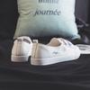 Sapatos Baixos de Couro Pequenos Femininos Verão 2020 Novo Estilo Margarida Pequena Slip-on Sem Salto Preguiçoso Meio-Ponta Versátil Sapatos Brancos Pequenos