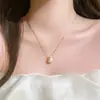 Colar Dourado com Pérolas e Zircônia Cúbica Pequena para Mulheres, Estilo Francês, Alto Padrão, Luxo Leve, Corrente de Clavícula de Nicho, Acessório Elegante
