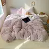 Conjunto de quatro peças de outono e inverno quente, cor sólida e duas cores, de veludo de leite, incluindo capa de edredom, lençol de cima e lençol com elástico de flanela, veludo cristal e fleece de coral