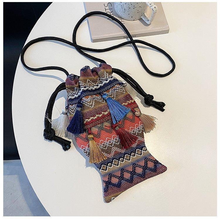 包包女可爱小挎包小鱼包云南民族风刺绣可爱逛街女士手机包单肩包