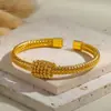 Pulsera Abierta Trenzada Chapada en Oro Cobre para Mujer, con un Diseño de Lujo Ligero, Versátil, a la Moda y Elegante para el Trabajo