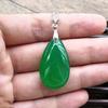 Calcedônia verde gotas d'água amarelo e branco Calcedônia vermelha pingente de colar de jade fabricantes atacado pingente de calcedônia