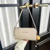 2026 Bolso Boston Cilíndrico de Moda Nuevo, Bolso de Hombro Cruzado de Alta Gama con Patrón de Lichi, Bolso Sencillo de Almohada para Uso Diario