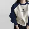 Moletom de Algodão 2026 Novo Outono e Inverno com Gola Redonda para Mulheres, Estiloso e Rejuvenescedor, com Forro de Lã, Espessado, Roupa de Baixo, Mangas Raglan, Blusa de Manga Longa