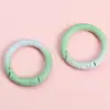 Anillo de llavero con cierre de resorte pintado en spray de aleación, cuenta retorcida en forma de corazón redondo, accesorio de gancho de cuentas hecho a mano para DIY