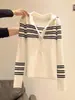 Camiseta básica de punto de manga larga a rayas de color contrastante para mujer, nuevo estilo otoño 2025, cuello semiabierto, manga larga, top de alta gama