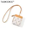 Yue Qian Kai 2026 Cartera Corta Colgante para Cuello de Mujer Gatito Lindo Diseño de Uso Diario Portatarjetas de Identificación Venta al por Mayor