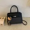 Bolsa de Ombro Transversal Casual Fashionable Estilo Ins Nova Coleção Primavera 2026 Bolsa de Mão Simples de Alto Valor para Mulheres