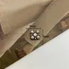 Accesorios de Aleación de Perlas Incrustadas de Diamantes Vintage Joyería Personalizada para Cuarteto Pendientes Franceses Estampador para Cabello Material de Decoración para Ropa y Bolsos