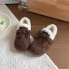 Zapatos infantiles de forro polar estilo coreano, zapatos de algodón de invierno para niñas, zapatos para niños, zapatos retro estilo Birkenstock para bebés y zapatos esponjosos de doble capa.
