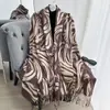 Bufanda Transfronteriza de Nuevo Otoño e Invierno para Mujer, Versátil Casual Estilo Coreano Engrosada Cálida Bufanda para Cuello, Bufanda Larga a Rayas de Moda