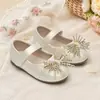 Sapatos femininos de couro confortáveis e versáteis para uso diário e vestidos de festa, com uma única tira e strass de fogos de artifício, sapatos infantis modernos estilo coreano