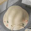 Sombrero de paja de verano estilo coreano para niña, protector solar para exteriores, sombrero de dibujos animados, plegable, con encaje a juego, pequeño bolso de crisantemo para padres e hijos.