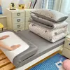 Juego de cuatro piezas de algodón acolchado para estudiantes con gasa de doble capa 0.9m cama litera de dormitorio lavable a máquina juego de tres piezas sábana y funda de edredón para cama de dormitorio