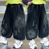 Calça Jeans Masculina de Primavera e Outono Estilo Coreano Infantil Bonita Casual Solta Calça Longa para Crianças Pequenas e Médias Venda por Atacado Comércio Exterior