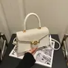 Otoño e Invierno Sencillo 2026 Parche de Letras Gran Capacidad Nueva Moda Textura Retro Bolso Pequeño Cuadrado de Hombro Cruzado para Mujer