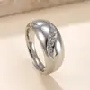 Anéis de Aço Inoxidável Fundido Europeus e Americanos Transfronteiriços, Anéis de Diamante Estilo Leve de Luxo da Moda, Joias Unissex de Aço Titânio