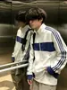 Sudadera con cremallera y cuello alto de retazos azul y blanco de marca china de moda para hombres y parejas, chaqueta deportiva casual de otoño con tres rayas