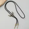 Accesorios de Venta Caliente Transfronterizos Sencillo Vaquero Occidental Retro Corbata Bolo Personalizado Aleación Colgante Cabeza de Oveja Collar de Corbata de Lazo