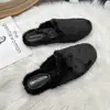 Zapatos peludos para exteriores sin cordones, estilo nuevo para mujeres y niños, pantuflas de algodón para otoño e invierno, suela plana, puntera cerrada, cálidos, 2026 esponjosos