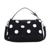 Moderna Bolsa de Lonchera Portátil de Lunares Nueva Verano 2027 Elegante Nicho Versátil para Viajar Bolso Cruzado de Hombro Único para Mujer
