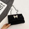 Bolsos Pequeños Populares para Mujeres de Este Año 2025 Nuevo Bolso de Hombro de Moda con Cadena de Lazo Textura Axila Bolso de Mujer